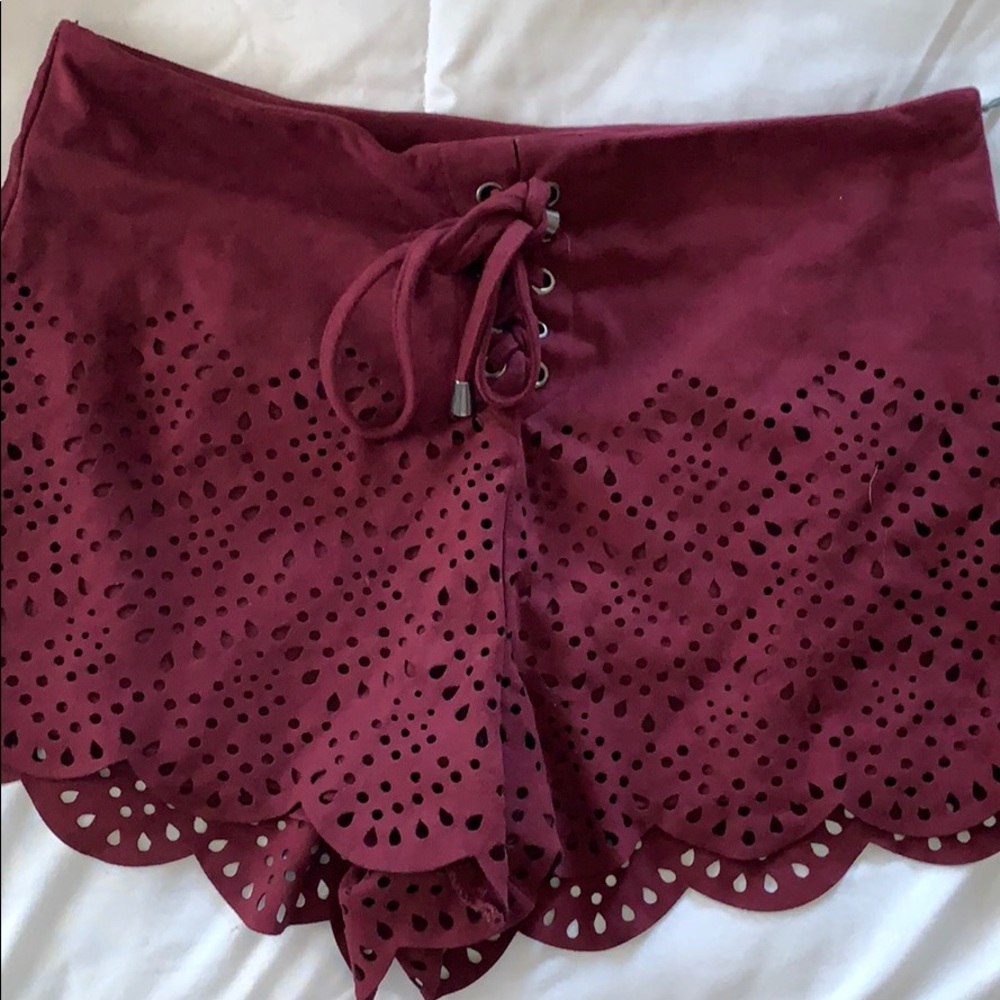 velvet shorts maroon/burgundy